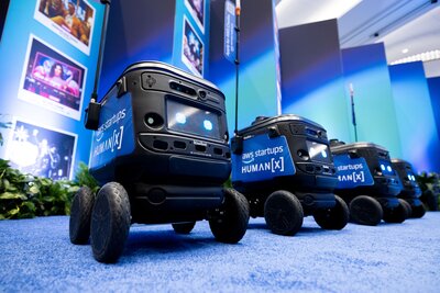 HumanX x AWS Startups Robot on the 2025 HumanX Showfloor